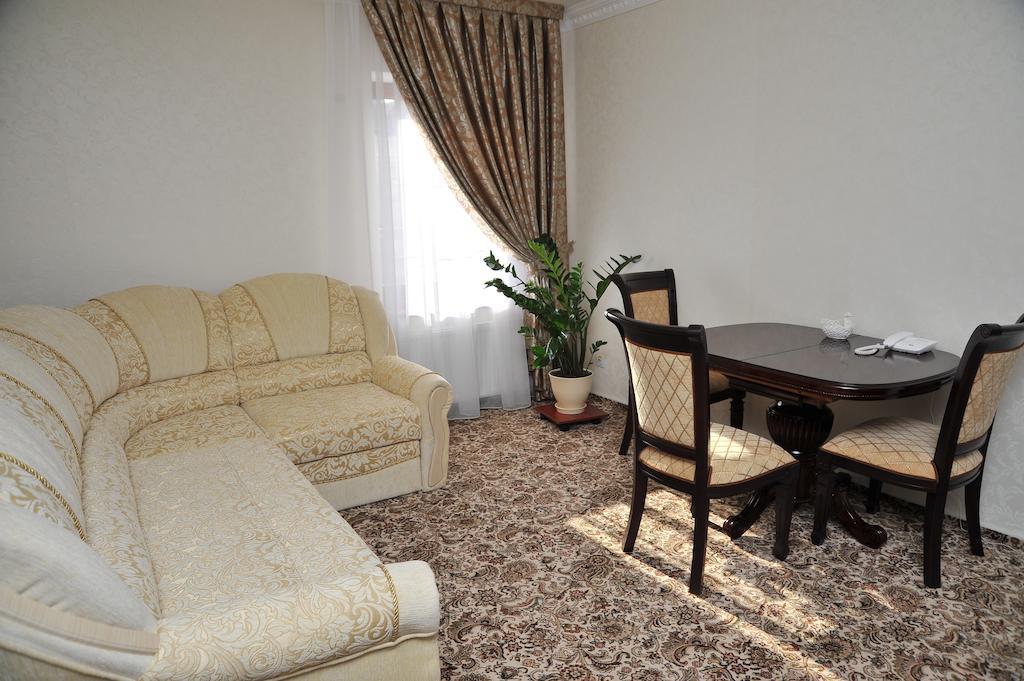 Slava Hotel Запорожье Экстерьер фото