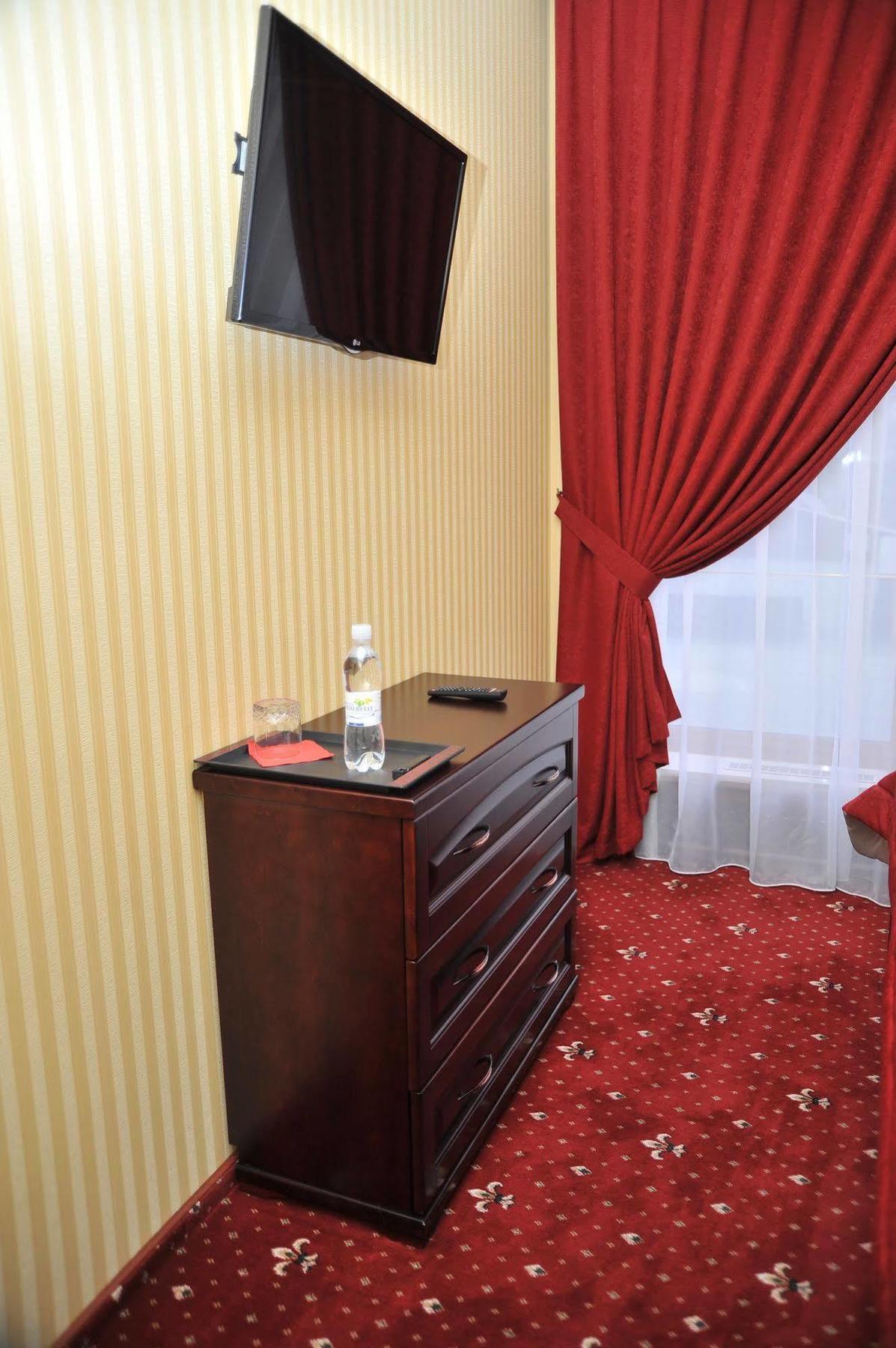 Slava Hotel Запорожье Экстерьер фото