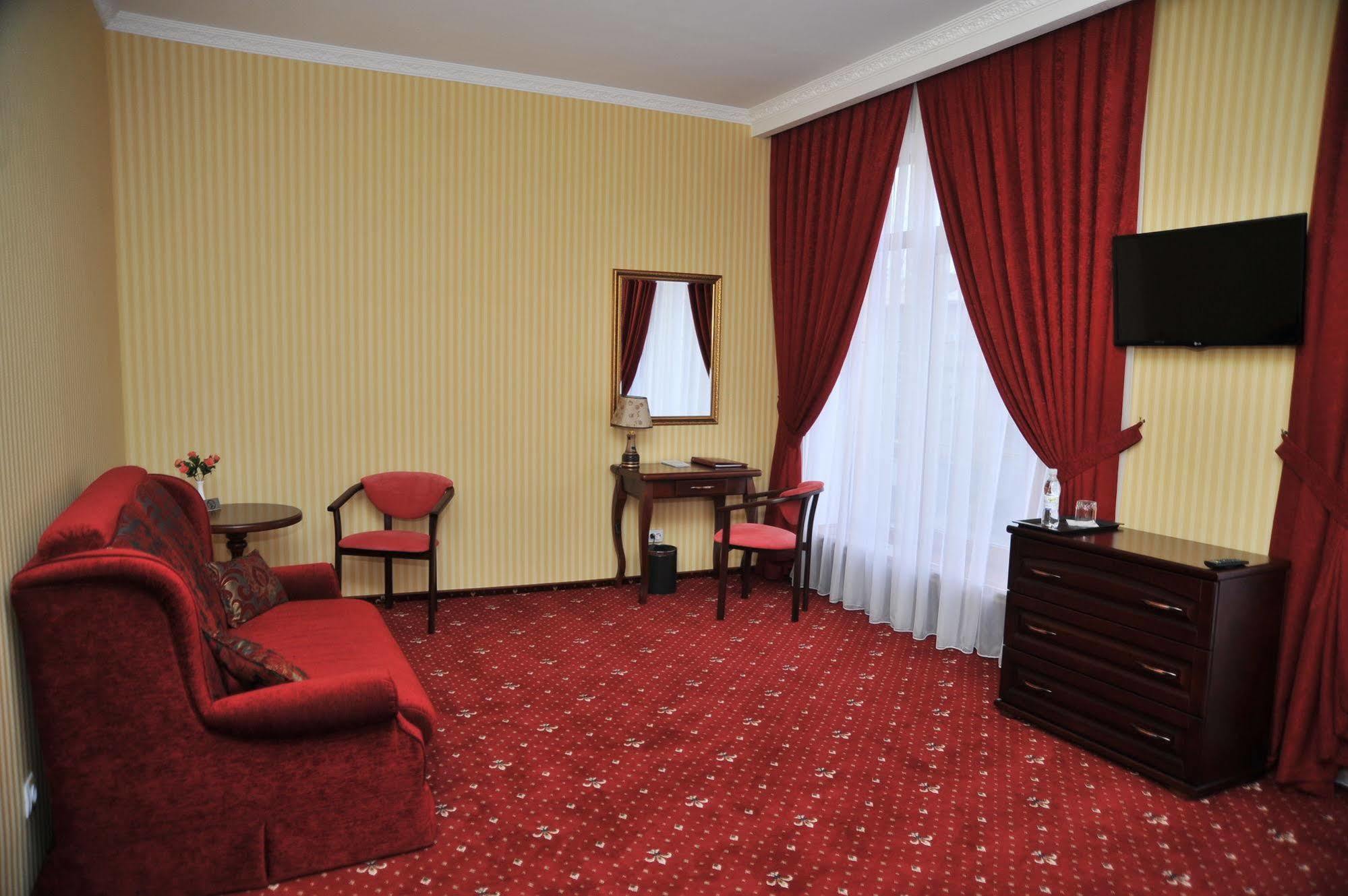 Slava Hotel Запорожье Экстерьер фото