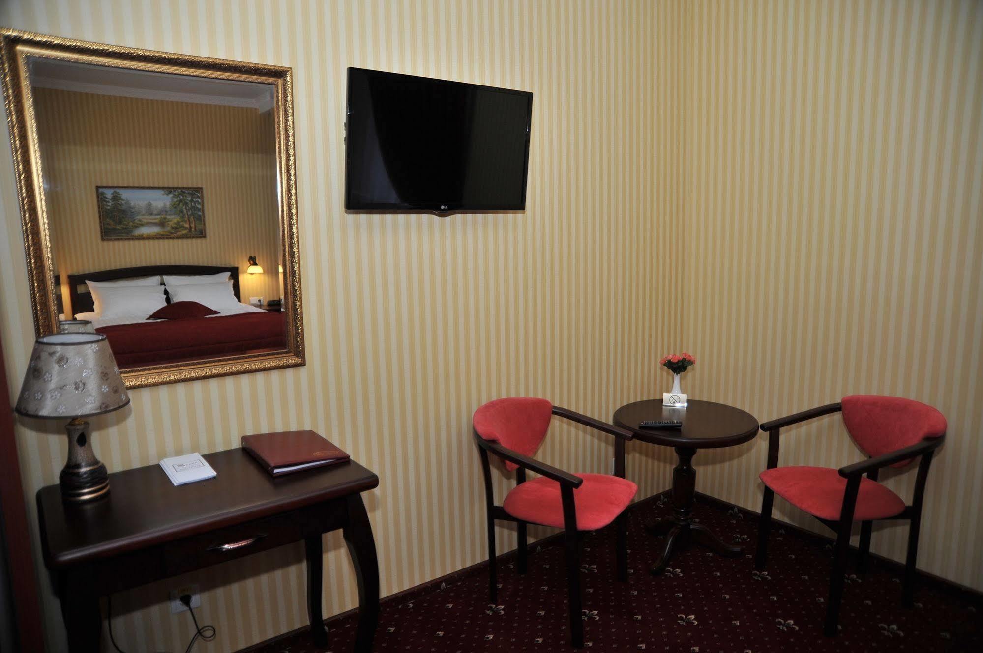 Slava Hotel Запорожье Экстерьер фото