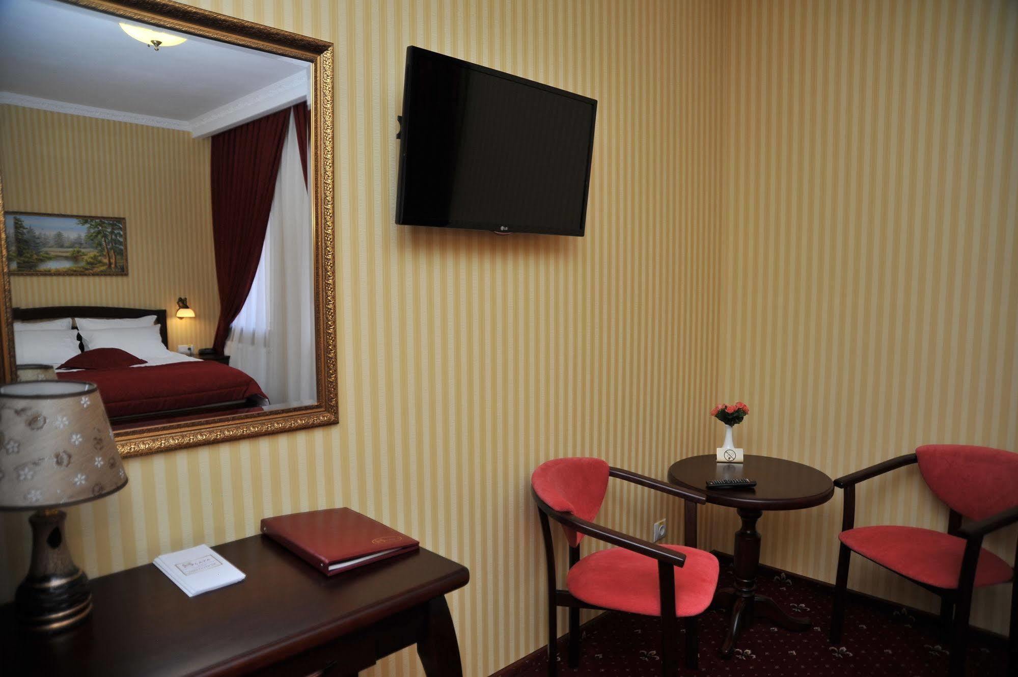 Slava Hotel Запорожье Экстерьер фото