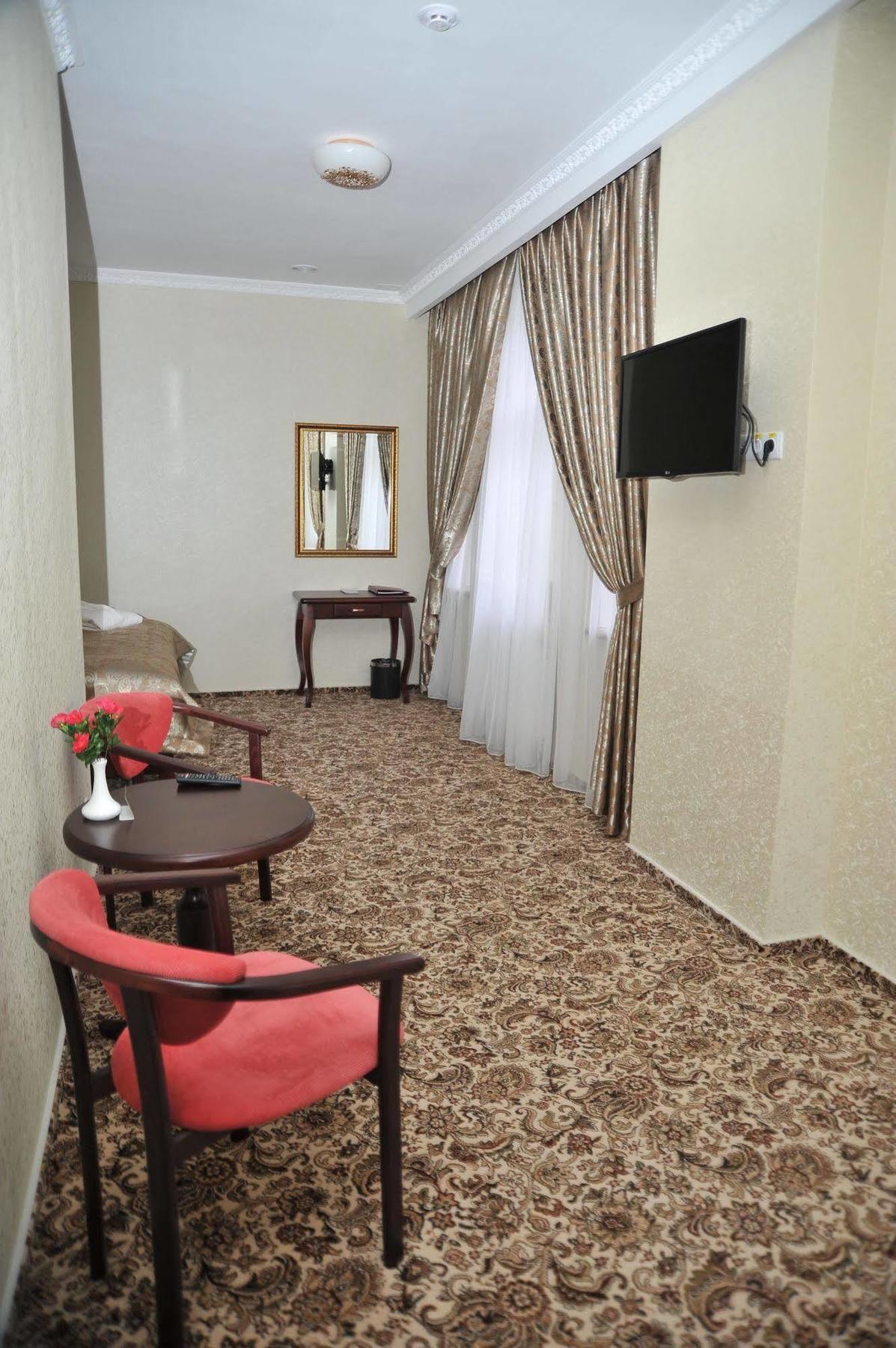 Slava Hotel Запорожье Экстерьер фото