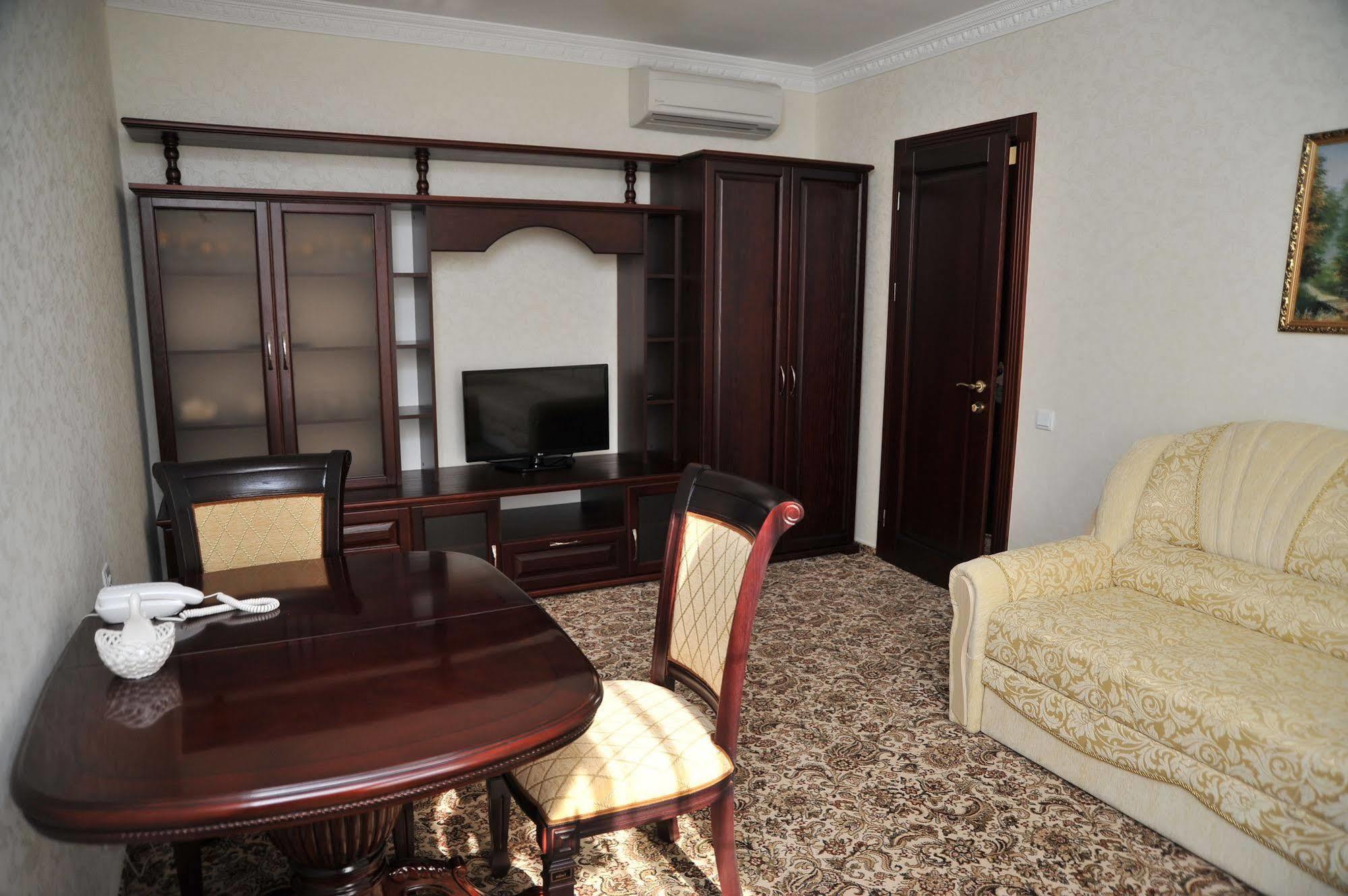 Slava Hotel Запорожье Экстерьер фото