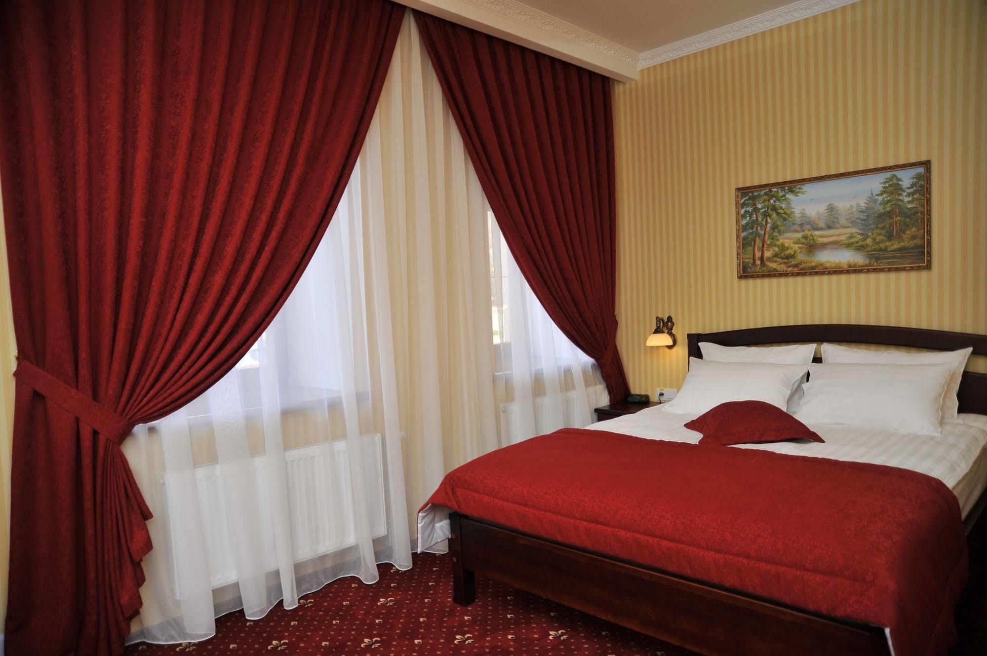 Slava Hotel Запорожье Экстерьер фото