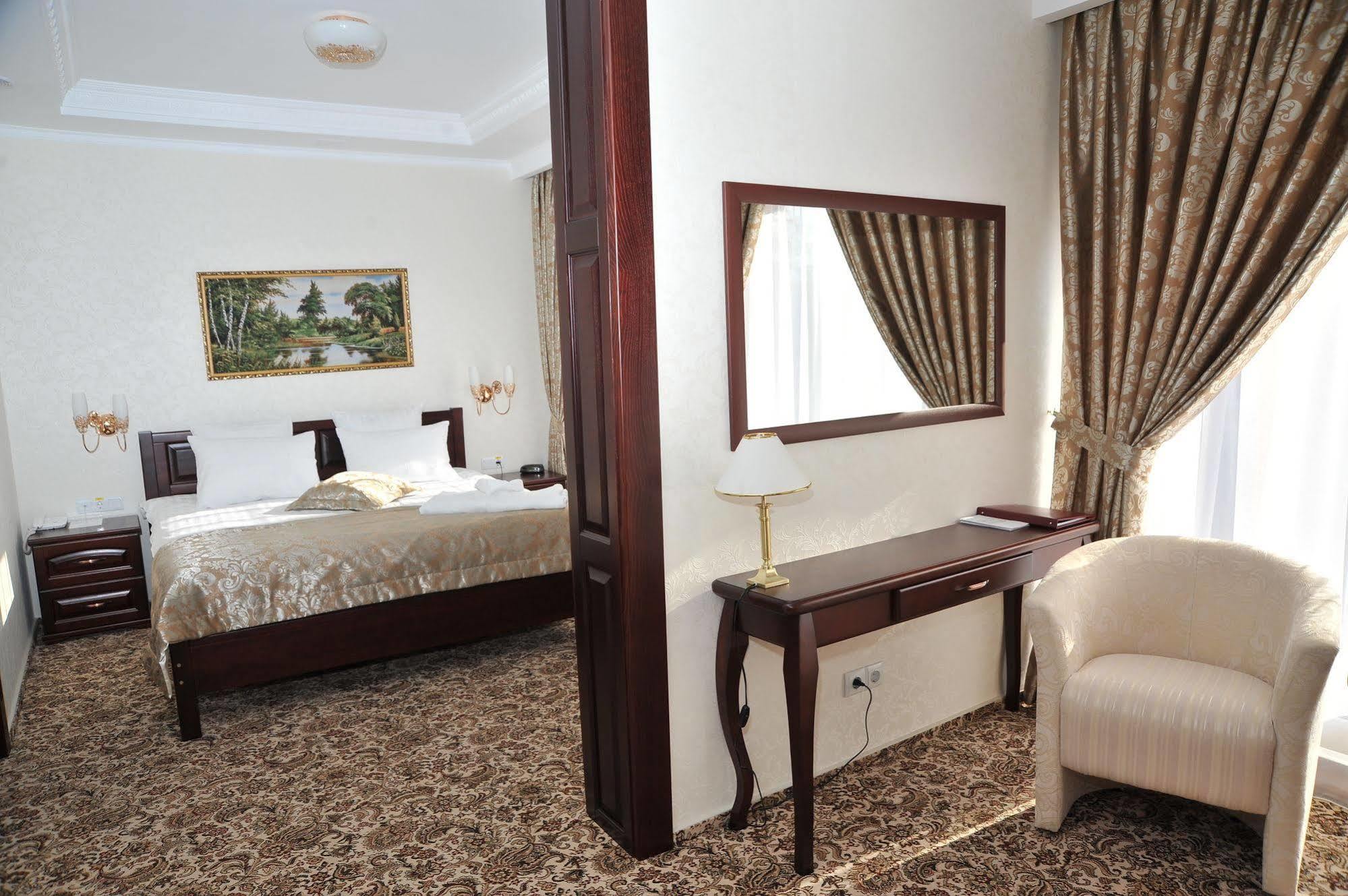 Slava Hotel Запорожье Экстерьер фото