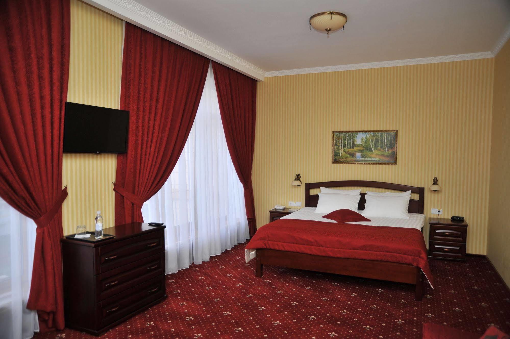 Slava Hotel Запорожье Экстерьер фото